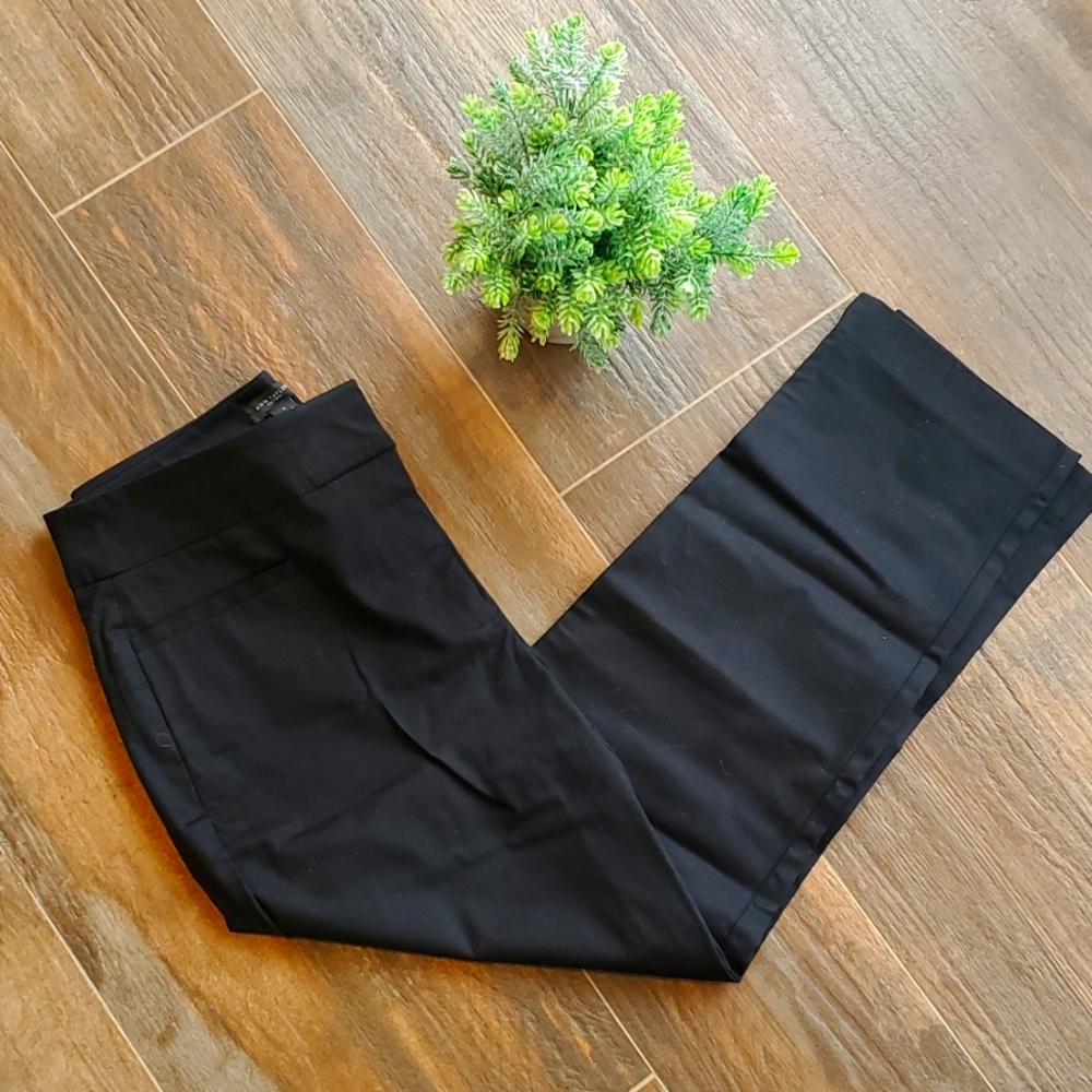 Ann Taylor size 4 crop leg
